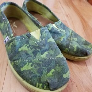 Toms